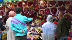 CLEAN : Bad romance: Virus fears dampen Valentine's Day in HK News Clip