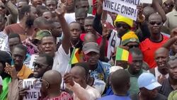 CLEAN : Thousands protest in Mali in support of coup News Clip