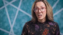 How Can Cooperation End an Outbreak? Crash Course Outbreak Science Instructional Video