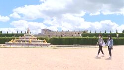 CLEAN : Visitors flock to Versailles gardens as Palace reopens post-lockdown News Clip
