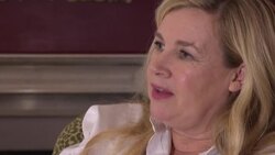 CLEAN : French chef Hélène Darroze celebrates third Michelin star News Clip