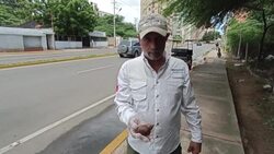 CLEAN : Giant African snails plague crops in western Venezuela News Clip