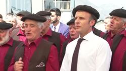 CLEAN : Emmanuel Macron sings a Pyrenean song in Argelès-Gazost News Clip