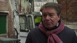 Clearing up after Venice's visitors +REPLAY+ News Clip