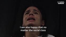 Roma actress smashes stigma in one-woman-show at the Bucharest National Theatre News Clip