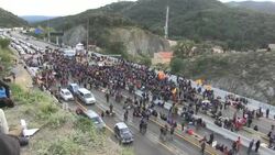 CLEAN : Catalan separatists block Spain-France highway News Clip