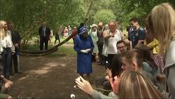 Queen and Princess Anne visit children's community project in Glasgow News Clip