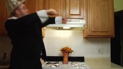 How to Cut the Post-Thanksgiving Dinner Cleanup in Half Instructional Video