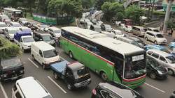 Rush Hour and Technology in Indonesia Instructional Video