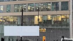 UK weather: snow falls in London News Clip