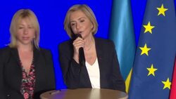 CLEAN : French poll hopeful Pécresse outlines plans for culture sector News Clip