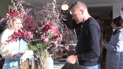 CLEAN : Resigned Danes use the 'coronapass' again as Covid cases resurface News Clip