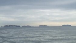 CLEAN : California oil spill: Images of oil rig and Coast Guard patrol News Clip