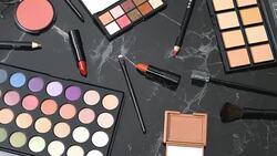 4k top view and turning of cosmetic and brush collection. Stock Footage