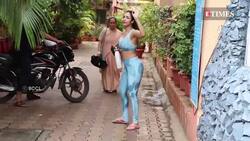 Malaika Arora poses for the paparazzi with a smile, diva looks gorgeous in her gym look News Clip