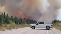 Sask. wildfires scatter thousands of evacuees across the province News Clip