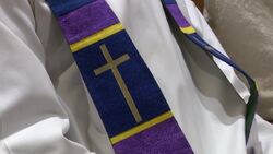 Interfaith community comes together for Thanksgiving service News Clip