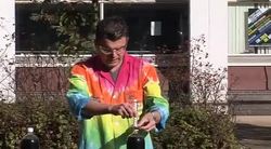 Demonstrating Chemistry - Spectacular Experiments: The Minty Cola Fountain Instructional Video
