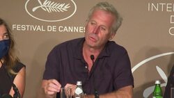 CLEAN : Cannes: Media satire 'France' not 'against journalists' but 'against the system,' says Dumont News Clip