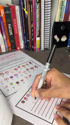 Secret Code Spanish Book! A Fun Valentine's Day Spanish Literacy Activity
