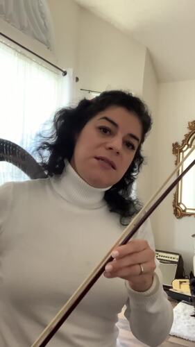 Absolute Beginners Violin - the rosin and the bow hold by Paloma Herrera