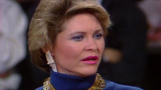 Dee Wallace Stone