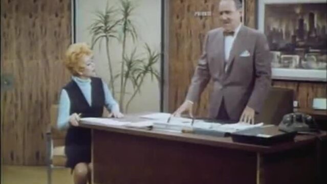 The Lucy Show - S5E11: Lucy and Pat Collins