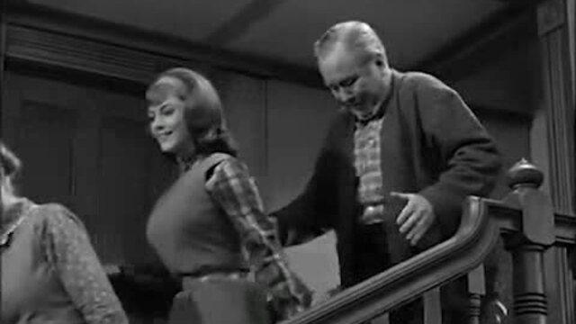 Petticoat Junction - S1E20: Last Chance Farm