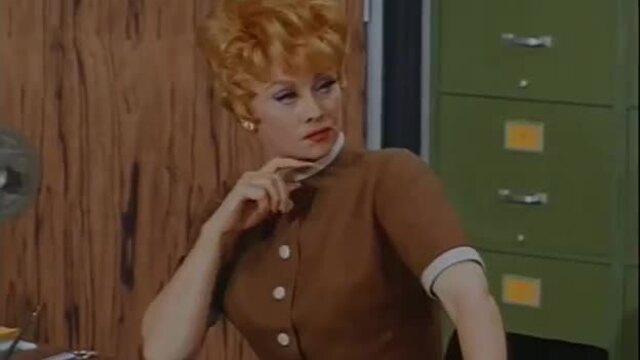 The Lucy Show - S6E07: Little Old Lucy