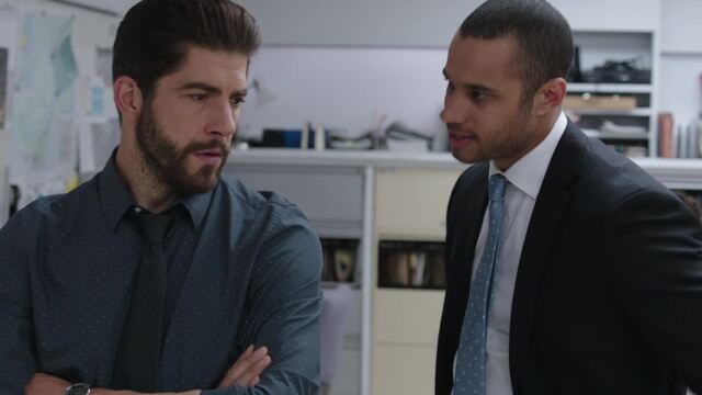 Añadiendo leña al fuego