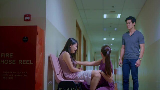Jia Qi receives a call