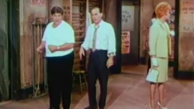 The Lucy Show - S5E20: Lucy the Fight Manager