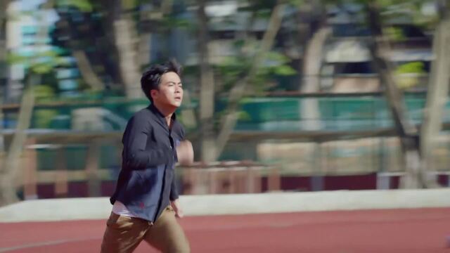 Bi Zheng goes to the park
