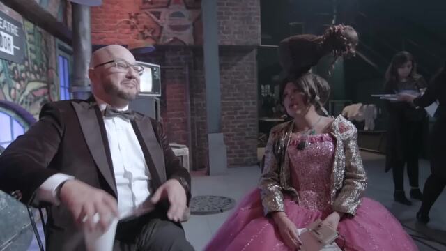 Lo Que Esconde la Alfombra Roja