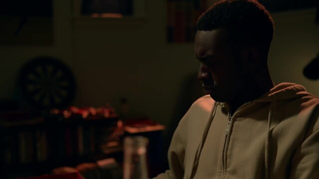 Four in the Morning T01 Ep08