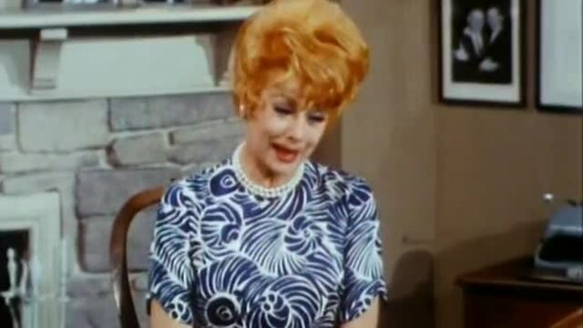 The Lucy Show - S6E01: Lucy Meets the Berles