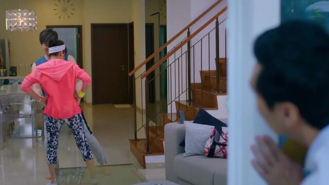 Jia Qi feels jealous