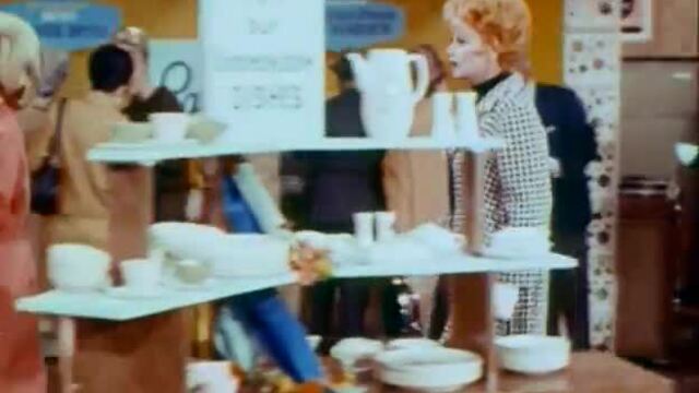 The Lucy Show - S6E02: Lucy Gets Trapped