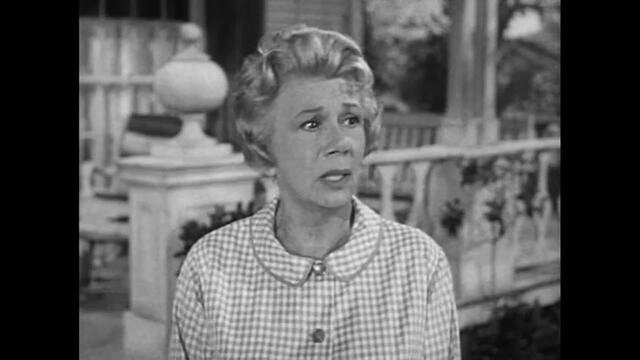 Petticoat Junction - S1E04: Is There A Doctor In The Roundhouse?